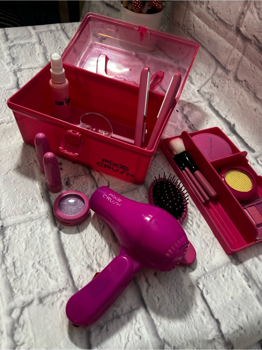Kids Pink Makeup Play Set with Brushes, Lip Gloss & Eyeshadow
